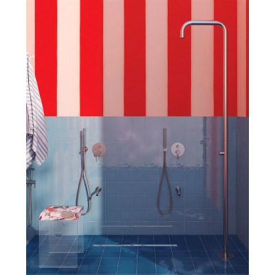 Colonna per esterno in inox AISI 316L spazzolato con rubinetto on-off, soffione incorporato con aeratore Neoperl, Eden